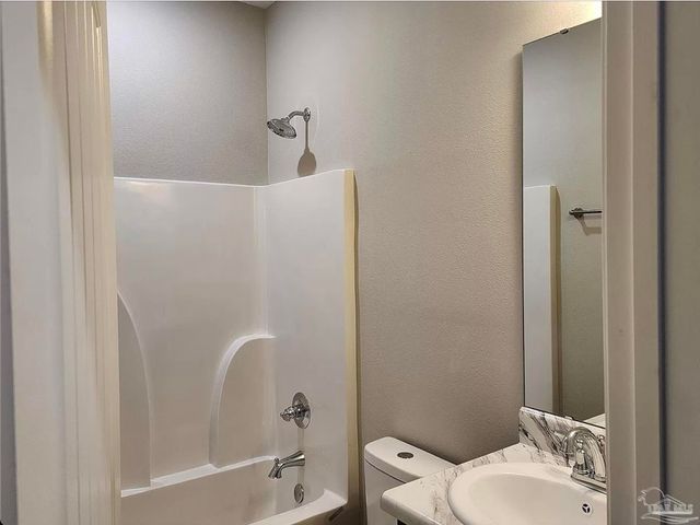 618 Rentz Ave, Pensacola, FL 32507