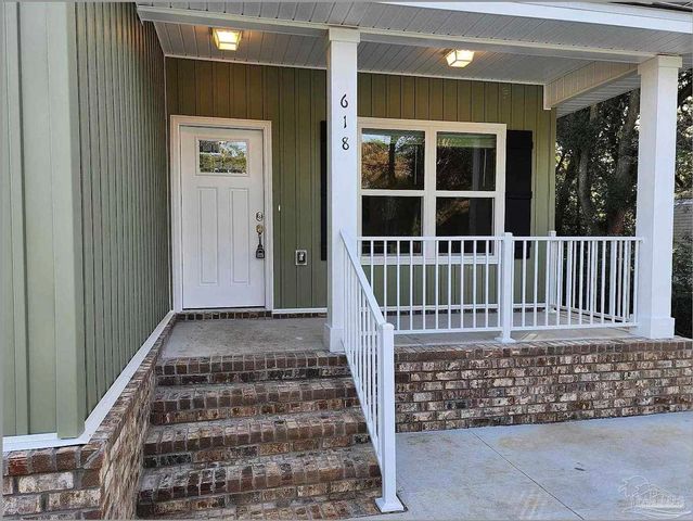 618 Rentz Ave, Pensacola, FL 32507