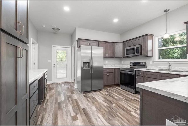 618 Rentz Ave, Pensacola, FL 32507