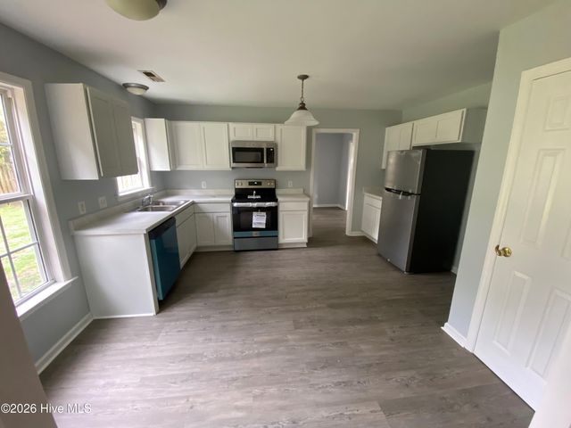 1214 Huff Drive, Jacksonville, NC 28546