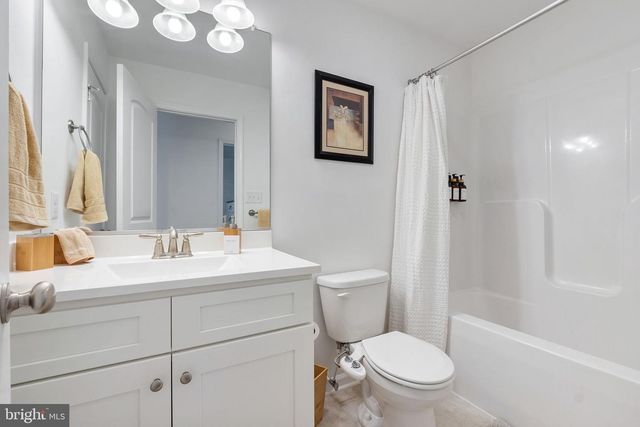 1442 JOHNNYCAKE LN, Harpers Ferry, WV 25425
