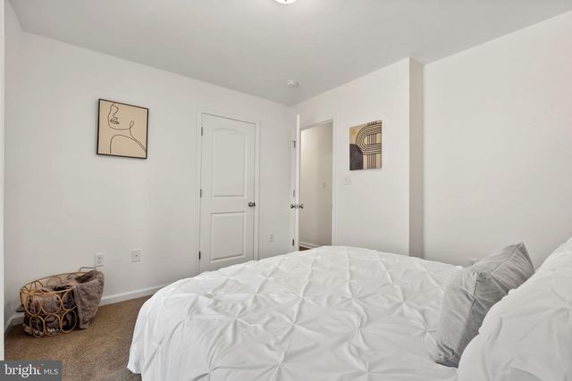 1442 JOHNNYCAKE LN, Harpers Ferry, WV 25425