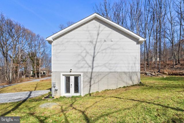 1442 JOHNNYCAKE LN, Harpers Ferry, WV 25425