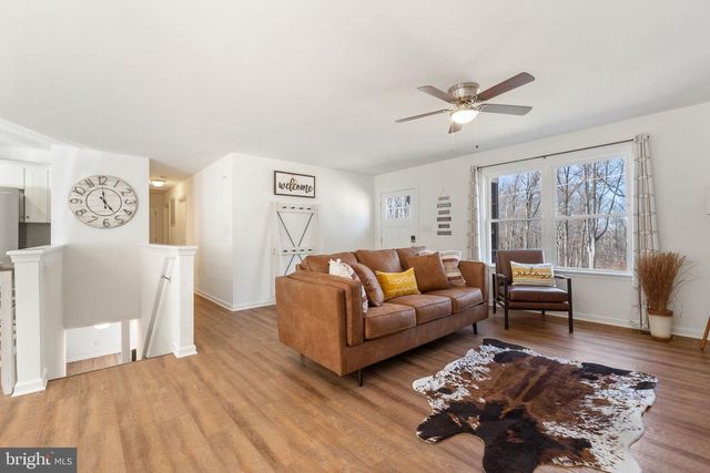 1442 JOHNNYCAKE LN, Harpers Ferry, WV 25425