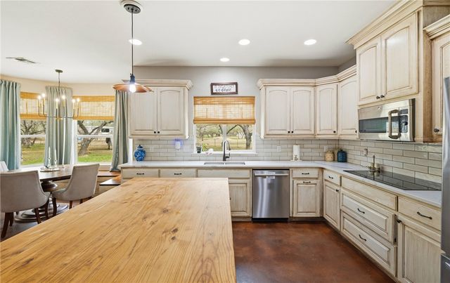 9667 CR 628, Sinton, TX 78387