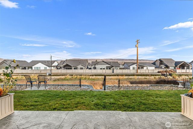 985 Spring Mountain Drive, Wenatchee, WA 98801