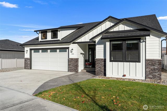 985 Spring Mountain Drive, Wenatchee, WA 98801