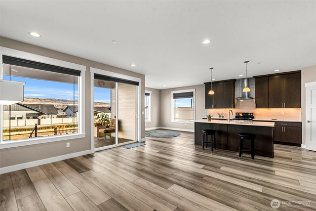 985 Spring Mountain Drive, Wenatchee, WA 98801