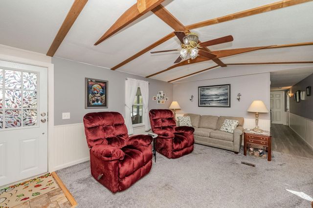 27 Ithica Lane, Newmarket, NH 03857