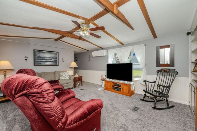 27 Ithica Lane, Newmarket, NH 03857