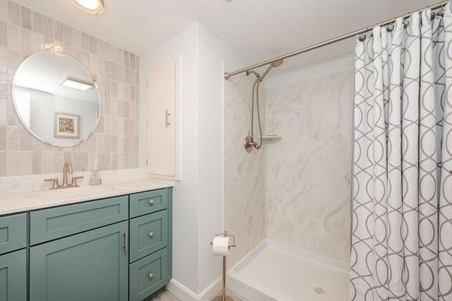27 Ithica Lane, Newmarket, NH 03857