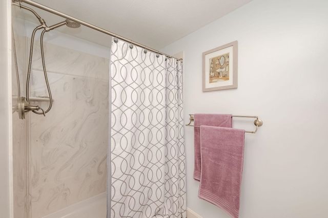 27 Ithica Lane, Newmarket, NH 03857