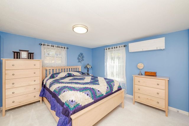 27 Ithica Lane, Newmarket, NH 03857