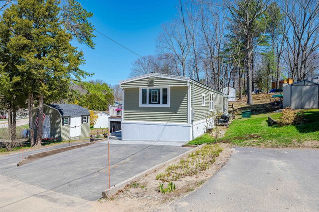 27 Ithica Lane, Newmarket, NH 03857
