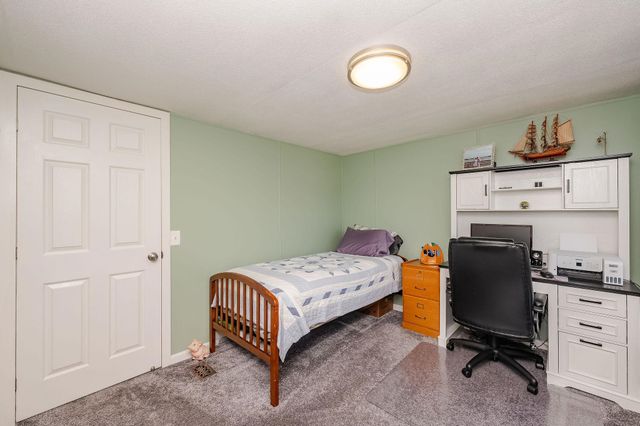 27 Ithica Lane, Newmarket, NH 03857