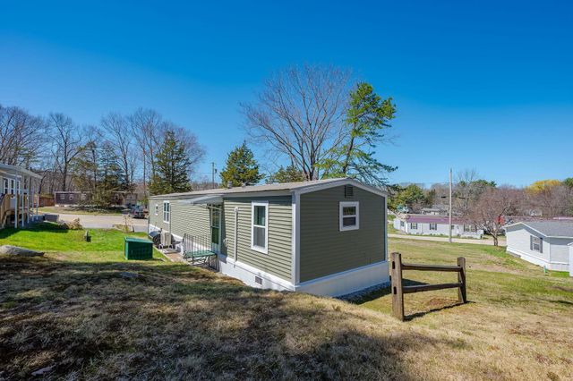 27 Ithica Lane, Newmarket, NH 03857