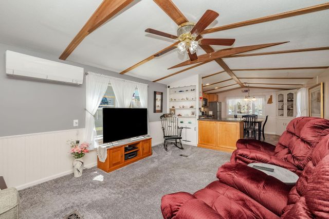 27 Ithica Lane, Newmarket, NH 03857