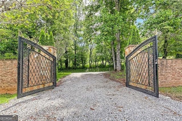 1422 Wolffork Road, Rabun Gap, GA 30568