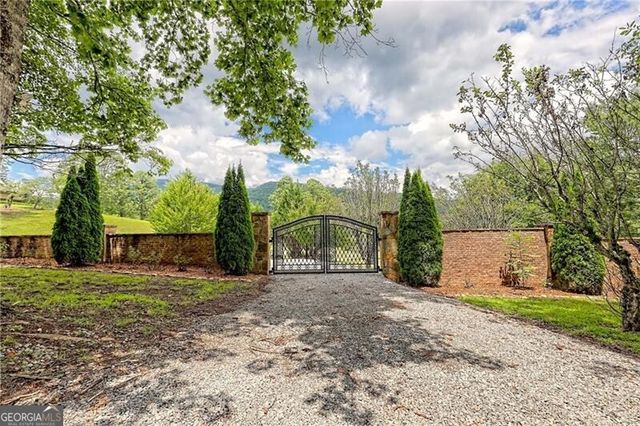 1422 Wolffork Road, Rabun Gap, GA 30568