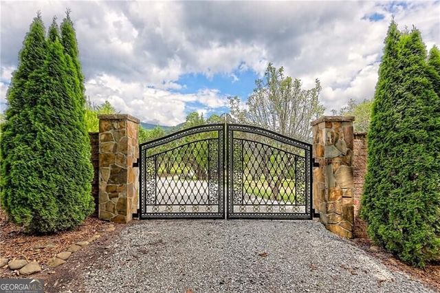 1422 Wolffork Road, Rabun Gap, GA 30568