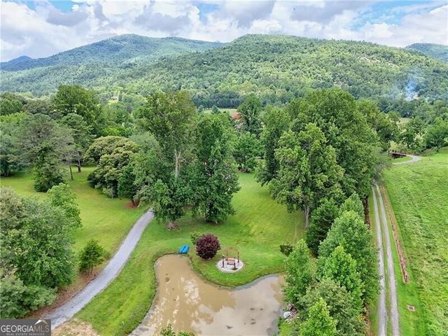 1422 Wolffork Road, Rabun Gap, GA 30568