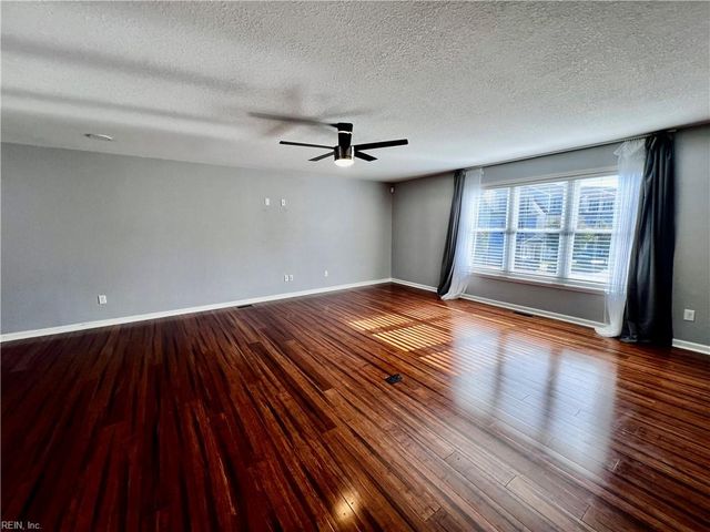 5804 Miss Coral CT, Virginia Beach, VA 23462