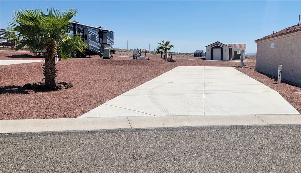2350 Cortez Lane, Bullhead City, AZ 86442