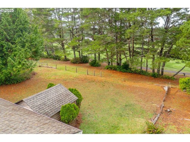 2520 S CRESTLINE Dr, Waldport, OR 97394