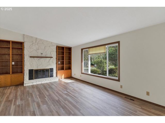 2520 S CRESTLINE Dr, Waldport, OR 97394