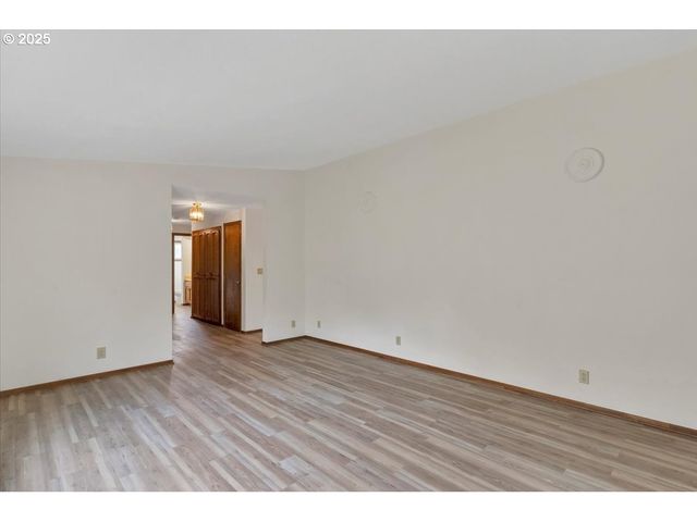 2520 S CRESTLINE Dr, Waldport, OR 97394