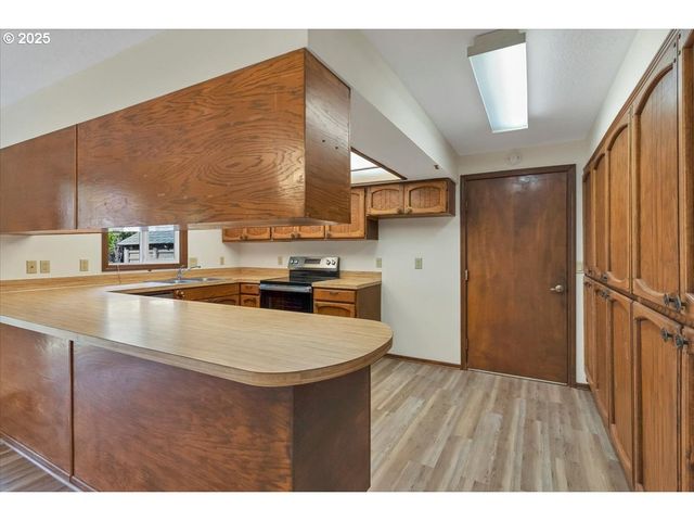 2520 S CRESTLINE Dr, Waldport, OR 97394