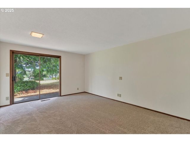 2520 S CRESTLINE Dr, Waldport, OR 97394