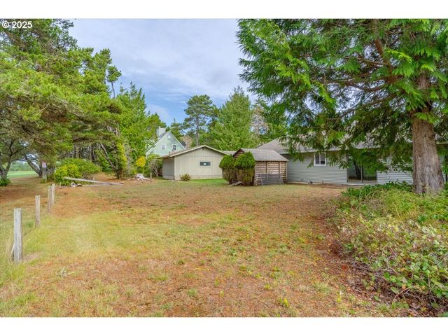 2520 S CRESTLINE Dr, Waldport, OR 97394
