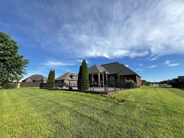 1956 Boyer Blvd, Clarksville, TN 37043