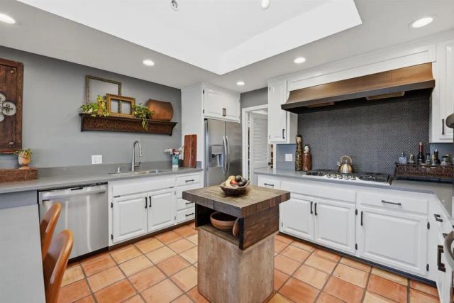 2414 Sacada Circle A, Carlsbad, CA 92009