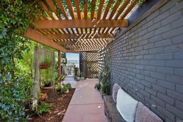 2414 Sacada Circle A, Carlsbad, CA 92009