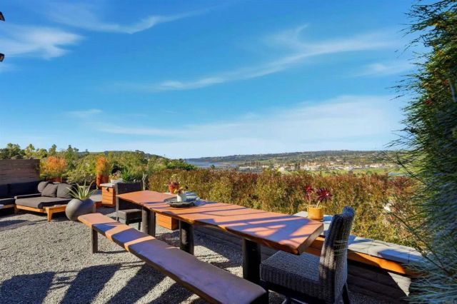 2414 Sacada Circle A, Carlsbad, CA 92009