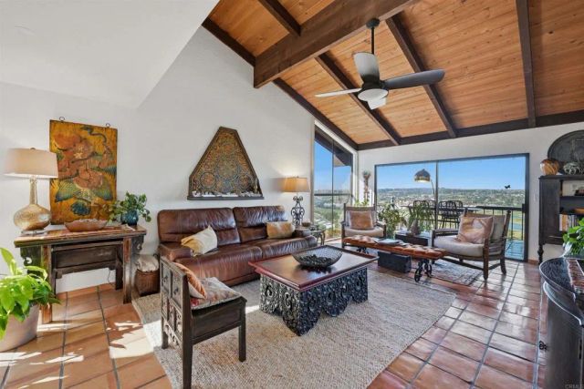 2414 Sacada Circle A, Carlsbad, CA 92009