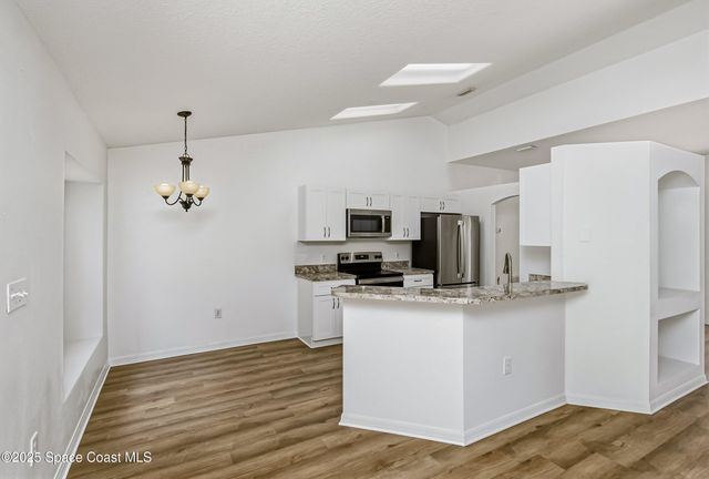 152 Greenbrier Avenue NW, Palm Bay, FL 32907
