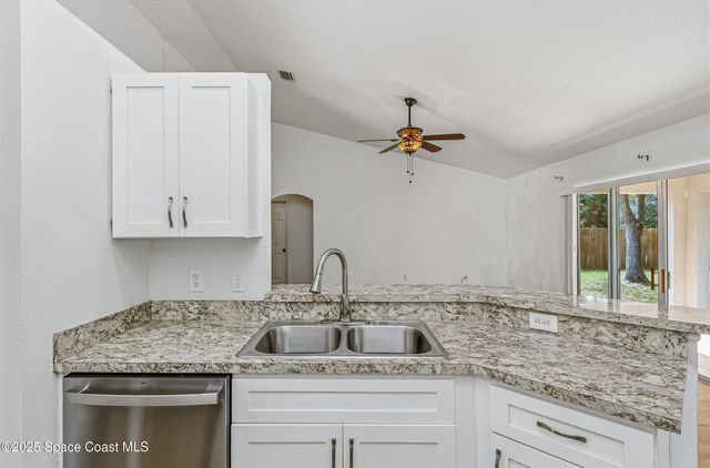 152 Greenbrier Avenue NW, Palm Bay, FL 32907