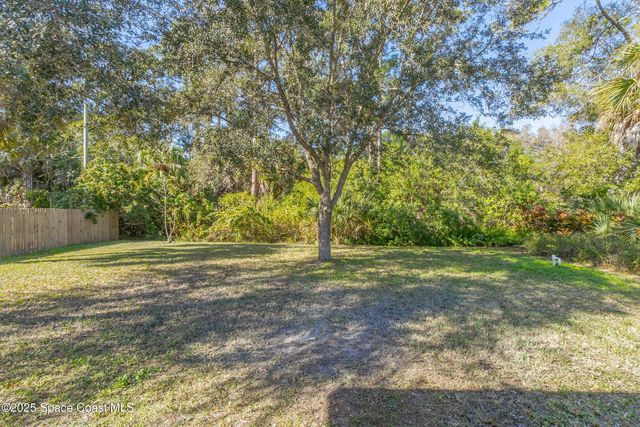 152 Greenbrier Avenue NW, Palm Bay, FL 32907