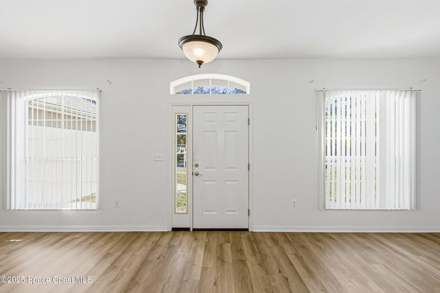 152 Greenbrier Avenue NW, Palm Bay, FL 32907