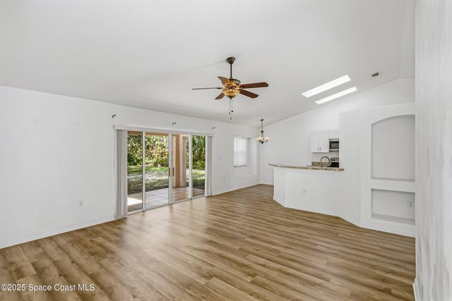 152 Greenbrier Avenue NW, Palm Bay, FL 32907