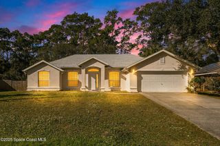 152 Greenbrier Avenue NW, Palm Bay, FL 32907