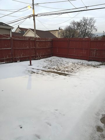 13515 S Baltimore Avenue, Chicago, IL 60633