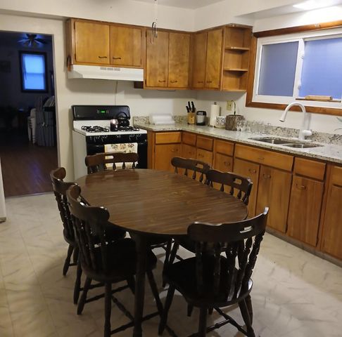 13515 S Baltimore Avenue, Chicago, IL 60633