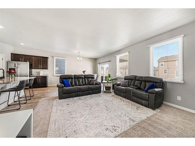 910 Pierson Ct, Windsor, CO 80550