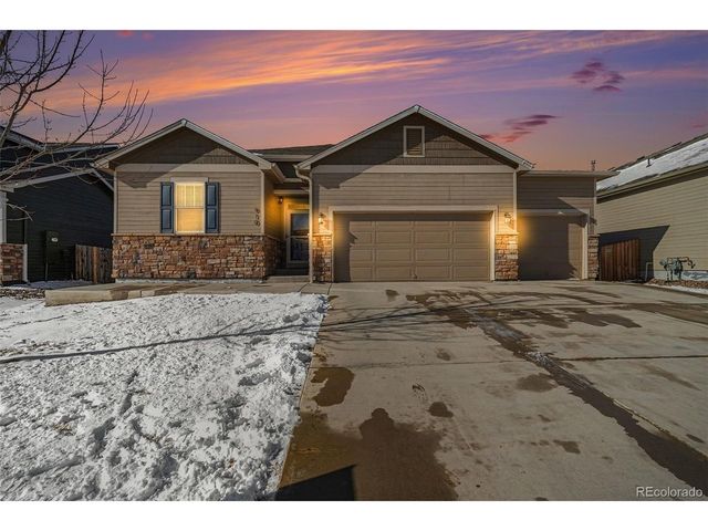910 Pierson Ct, Windsor, CO 80550