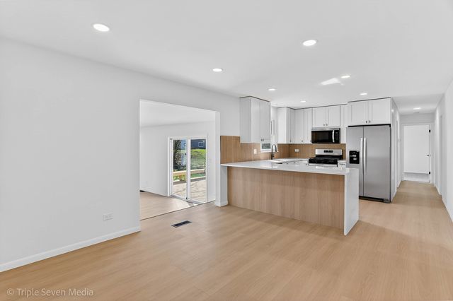 22509 Mission Drive, Richton Park, IL 60471