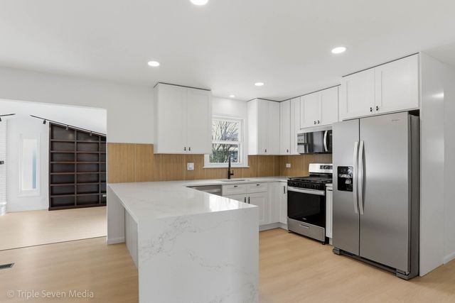 22509 Mission Drive, Richton Park, IL 60471